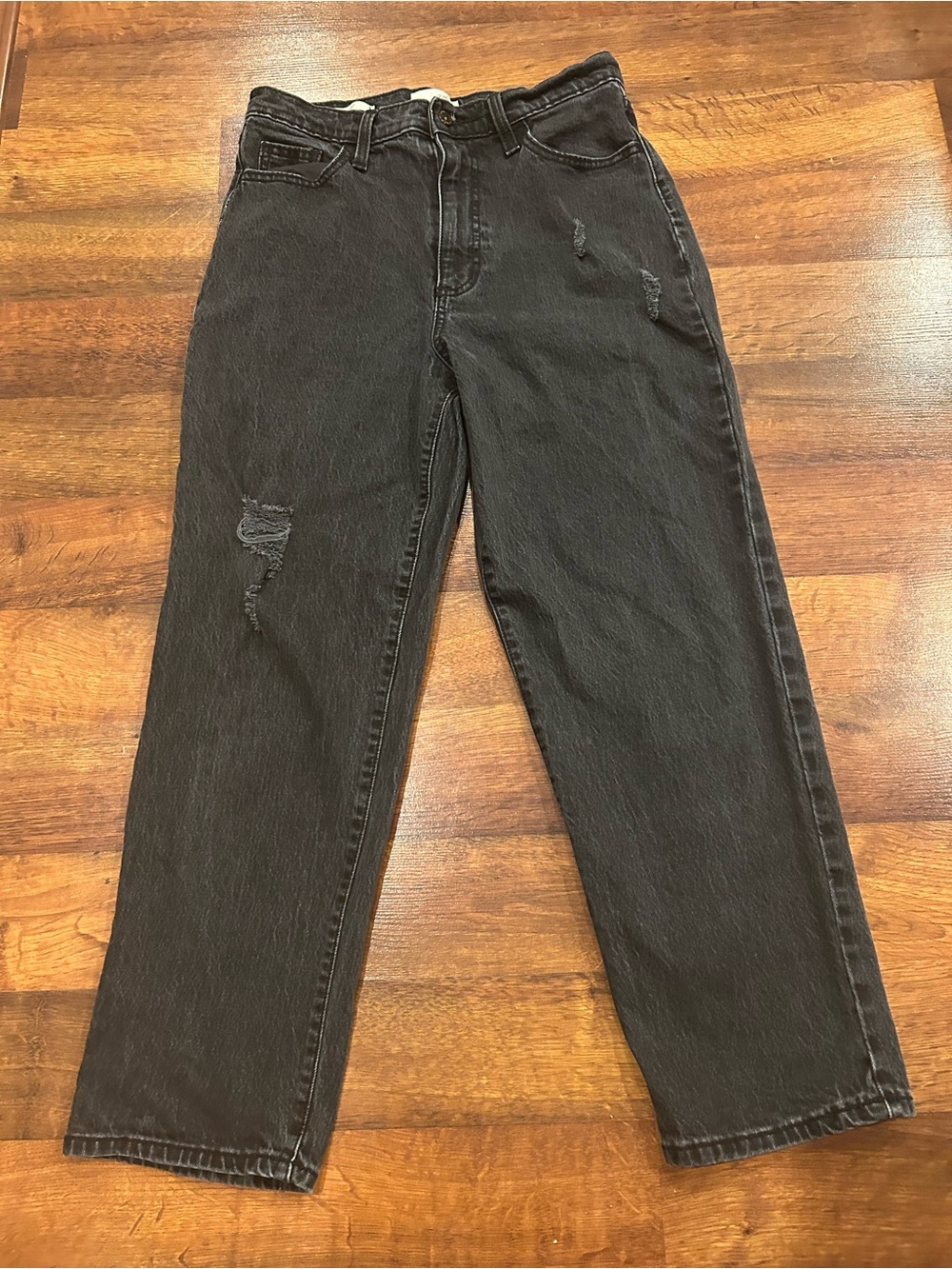 Universal Thread Vintage Straight Black Distressed Jeans 8 / 29R High Rise